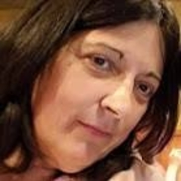 Meet your Posher, Melissa - Picture 1 of 1